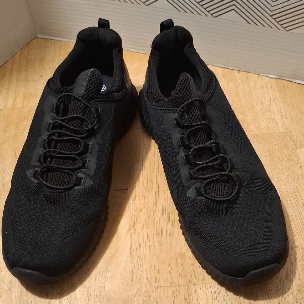 Skechers Men's Black Athletic Sneakers